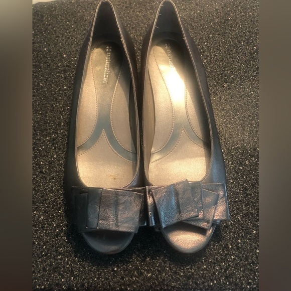 Naturalizer Gray Heels with Peep-Toe Design - Picture 2 of 11